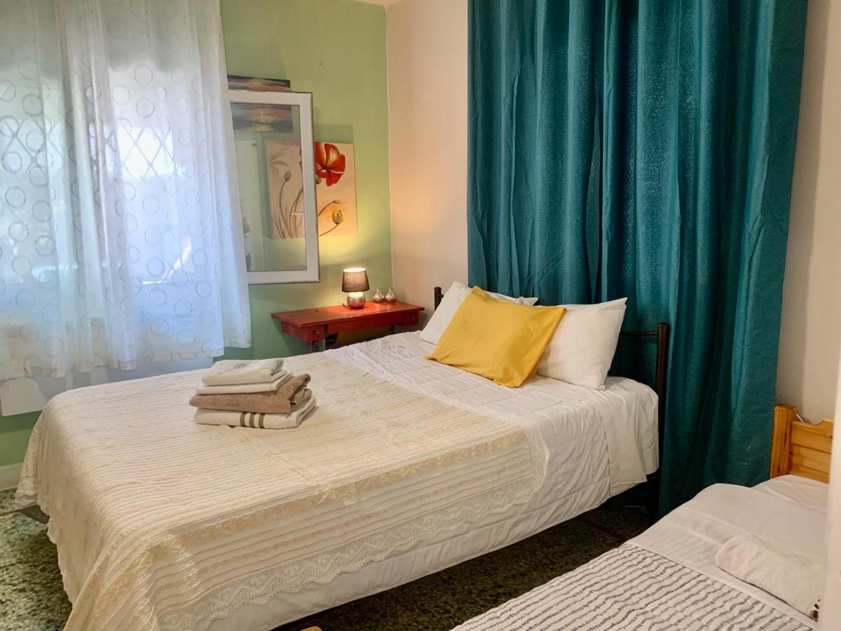 Lovely Place With Veranda Apartment Larissa Bagian luar foto